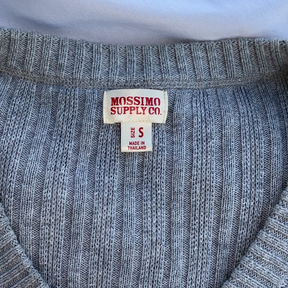 Mossimo longsleeve gray sweater v-neck Small​​ - Picture 3 of 6